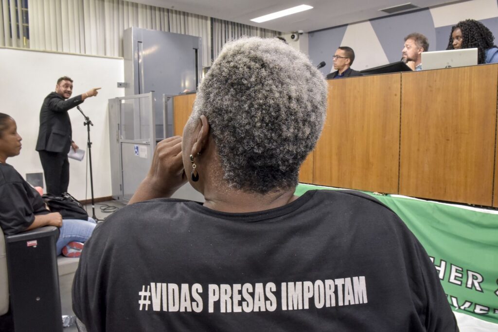 Audiência da Comissão de Direitos Humanos sobre o descaso do governo com o sistema penitenciário. 