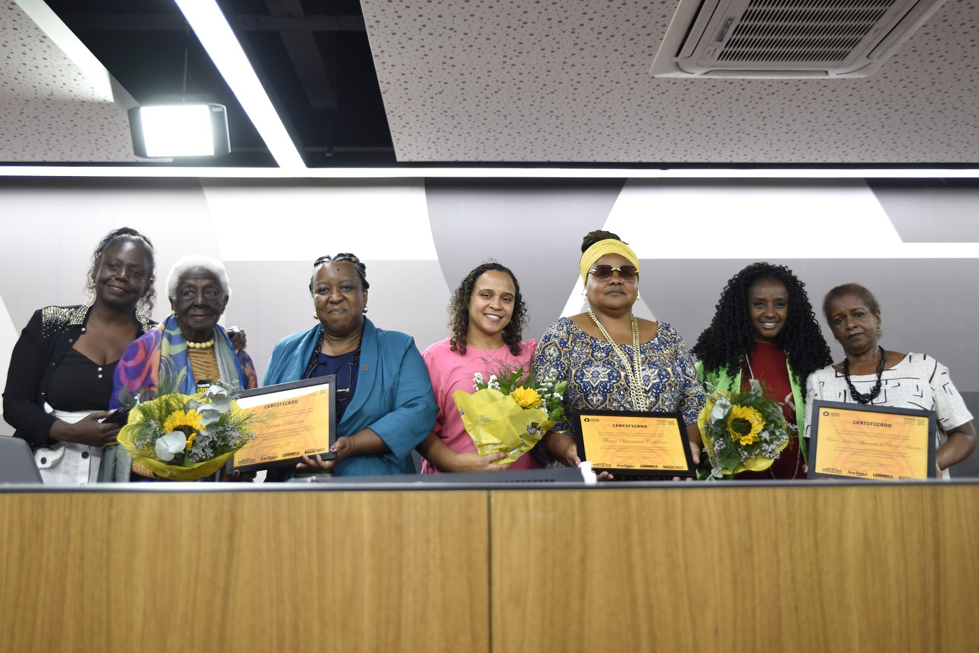 Comissão de Defesa dos Direitos da Mulher debate a situação da mulher negra dentro da estrutura sociopolítica, econômica e cultural do Estado por ocasião da 11ª edição do Julho das Pretas - Mulheres Negras em Marcha por Reparação e Bem Viver, iniciativa do Instituto Odara para evidenciar em território brasileiro a agenda política de mulheres negras - em homenagem ao Dia Internacional das Mulheres Negras, Afros, Latino-Americanas, Caribenhas e Brasileiras, comemorado no dia 25 de julho, e a agenda do Estatuto de Igualdade Racial de Minas Gerais.