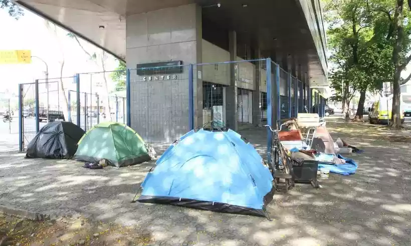 Barracas pertencentes a população de rua em Belo Horizonte, capital mineira.