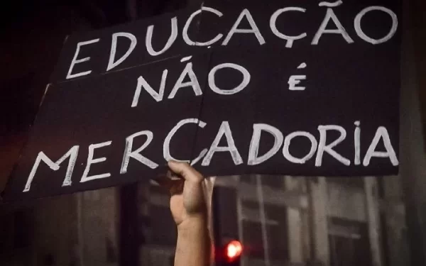 educacao mercadoria edited