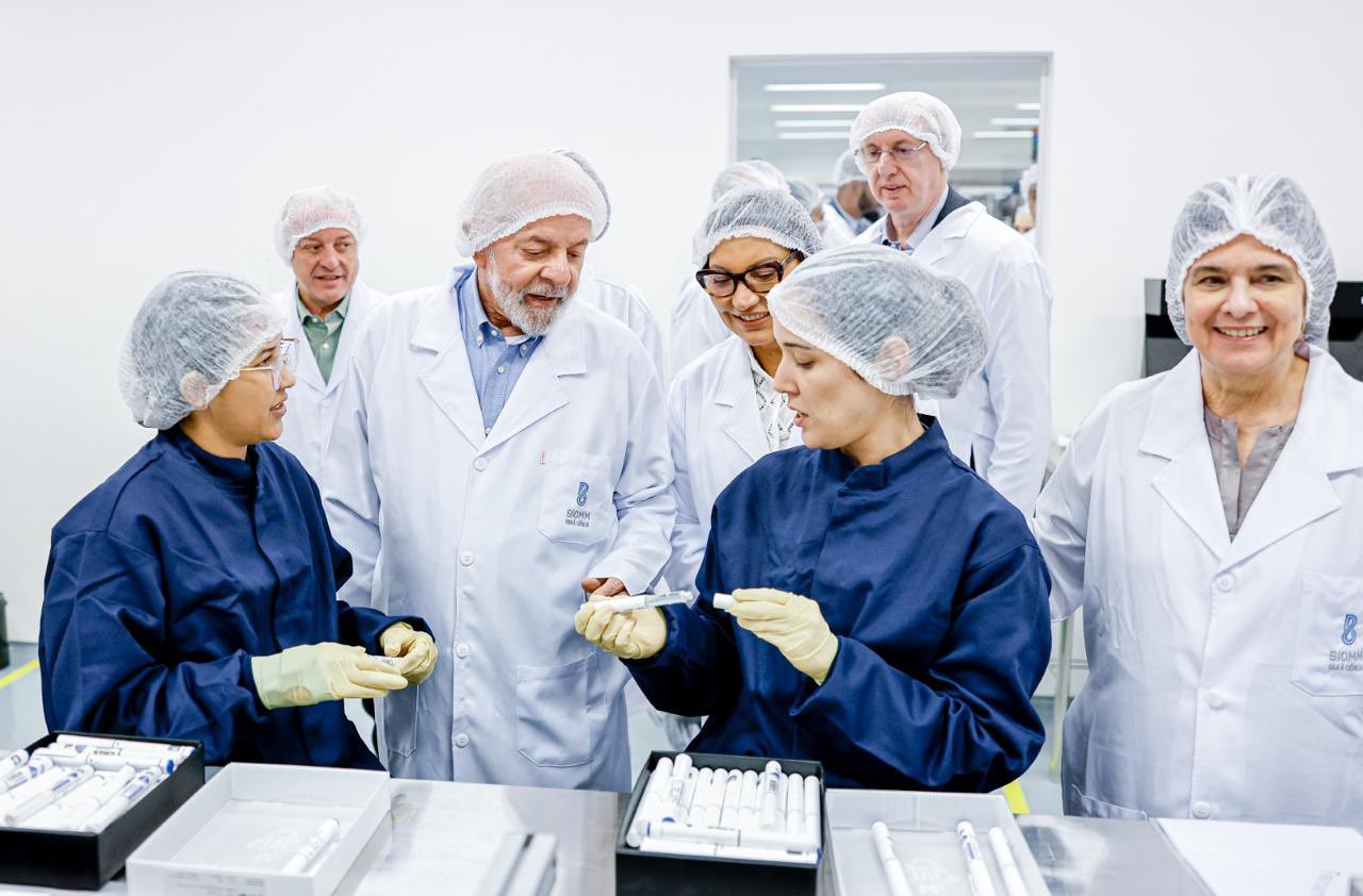 Lula acompanha retomada da produção de insulina no Brasil em Nova Lima (MG)