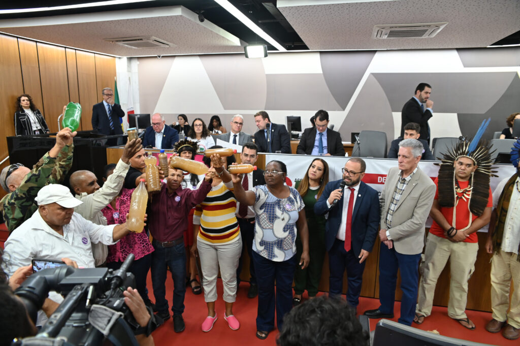 Debate público da Cipe Rio Doce representa esforço pela reparação da tragédia em Mariana