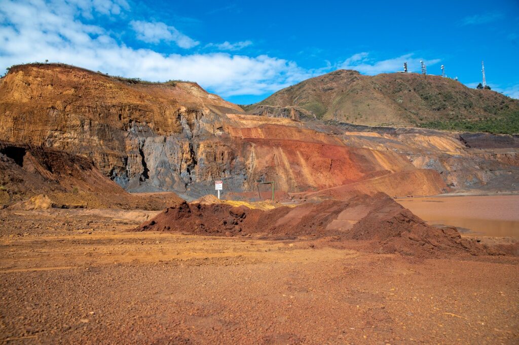 Minas saqueada: sindicato denuncia sonegação bilionária das mineradoras em meio a escândalo de corrupção no governo Zema