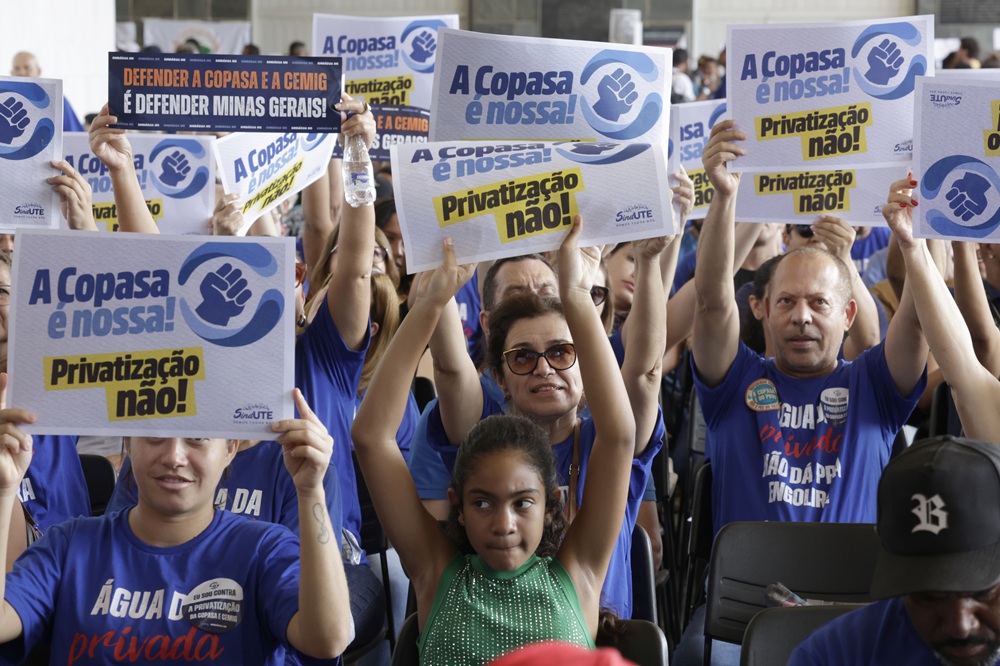 Ataque à democracia: Zema retira direito da população opinar sobre venda da Copasa