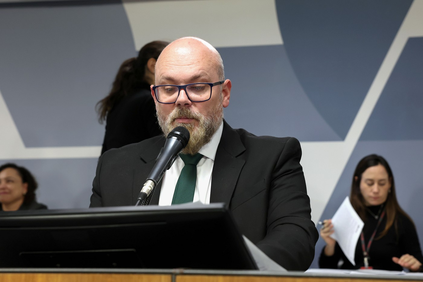 Deputado questiona contrato na Copasa e expõe necessidade de respostas do governo Zema