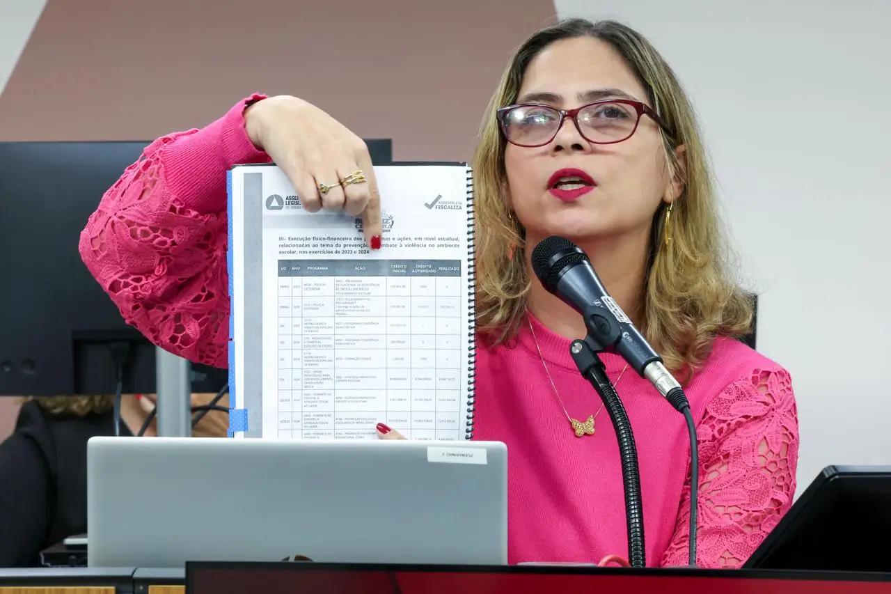 denuncia educacao deputada Beatriz Cerqueira